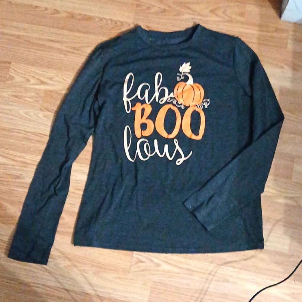 🏷3/$15 fabBOOlous super soft long-sleeved Halloween themed Shirt